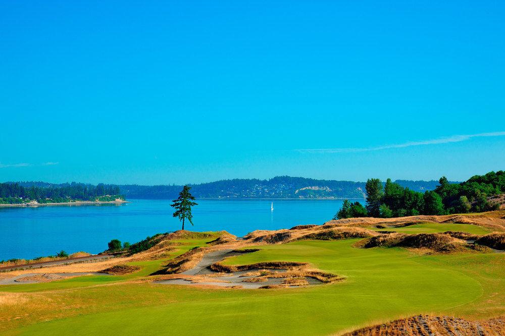 โรงแรมมูราโน อะ โพรเวอแนนซ์ โฮเต็ล ทาโคมา ภายนอก รูปภาพ The 17th hole at Chambers Bay