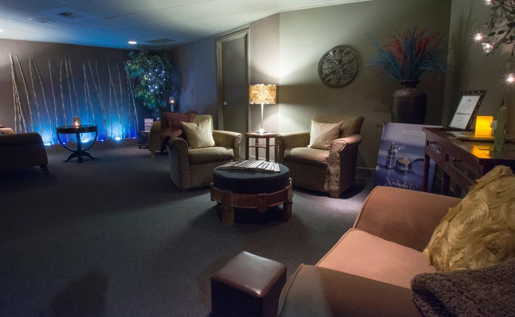โรงแรมมูราโน อะ โพรเวอแนนซ์ โฮเต็ล ทาโคมา ภายนอก รูปภาพ The waiting room at a spa