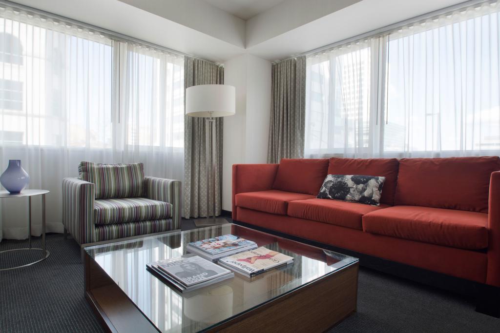 โรงแรมมูราโน อะ โพรเวอแนนซ์ โฮเต็ล ทาโคมา ภายนอก รูปภาพ A living room at the hotel
