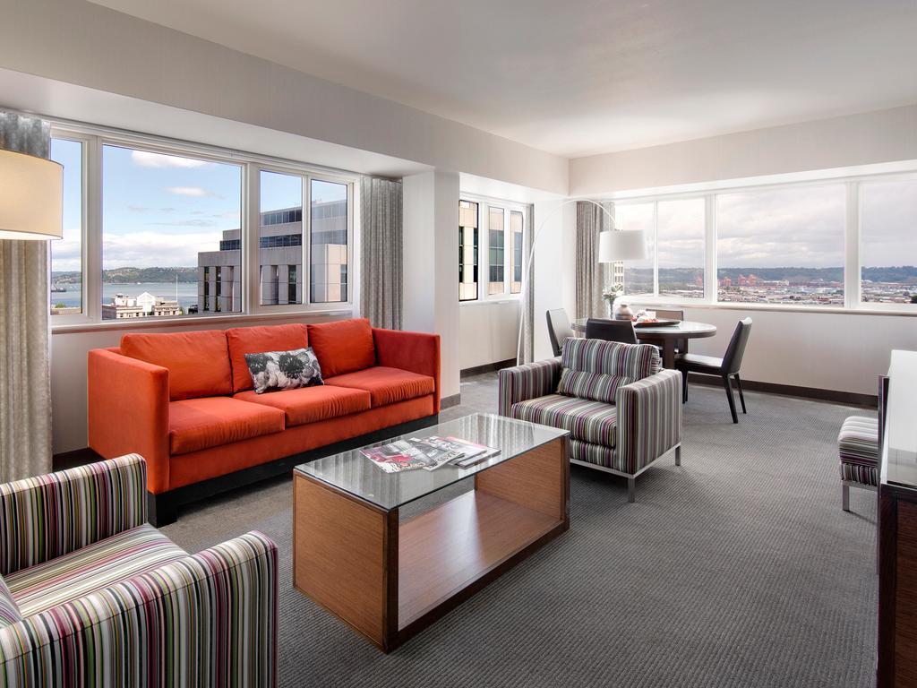 โรงแรมมูราโน อะ โพรเวอแนนซ์ โฮเต็ล ทาโคมา ภายนอก รูปภาพ A suite at the Westin Seattle