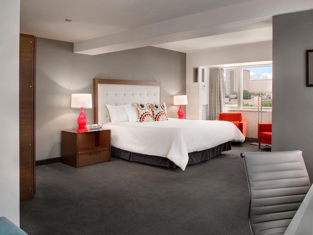 โรงแรมมูราโน อะ โพรเวอแนนซ์ โฮเต็ล ทาโคมา ภายนอก รูปภาพ A suite at the Hotel Valencia